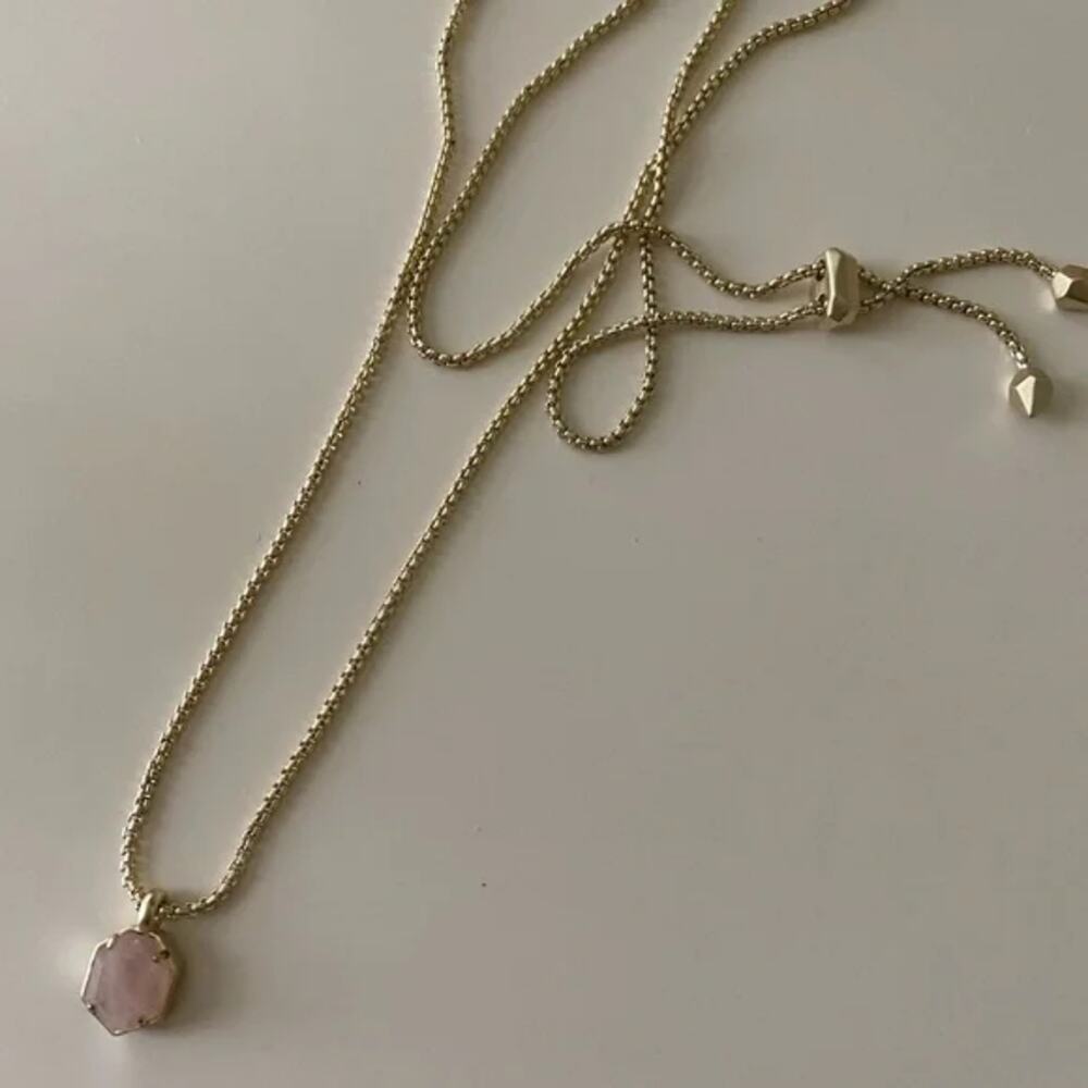 Kendra Scott Teo gold necklace in rose quartz stone with adjustable length new!!